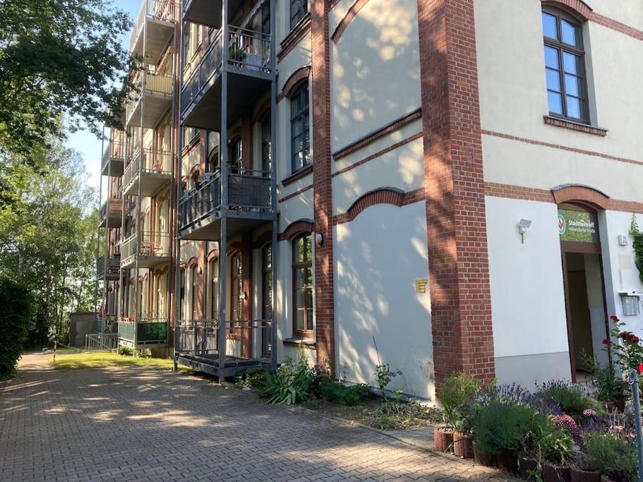 Ruhige Wohnung Im Fabrikstil In Chemnitz Exterior foto