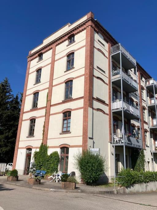 Ruhige Wohnung Im Fabrikstil In Chemnitz Exterior foto